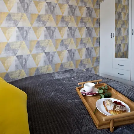 Apartment Komputerowa Street P&o C7 *